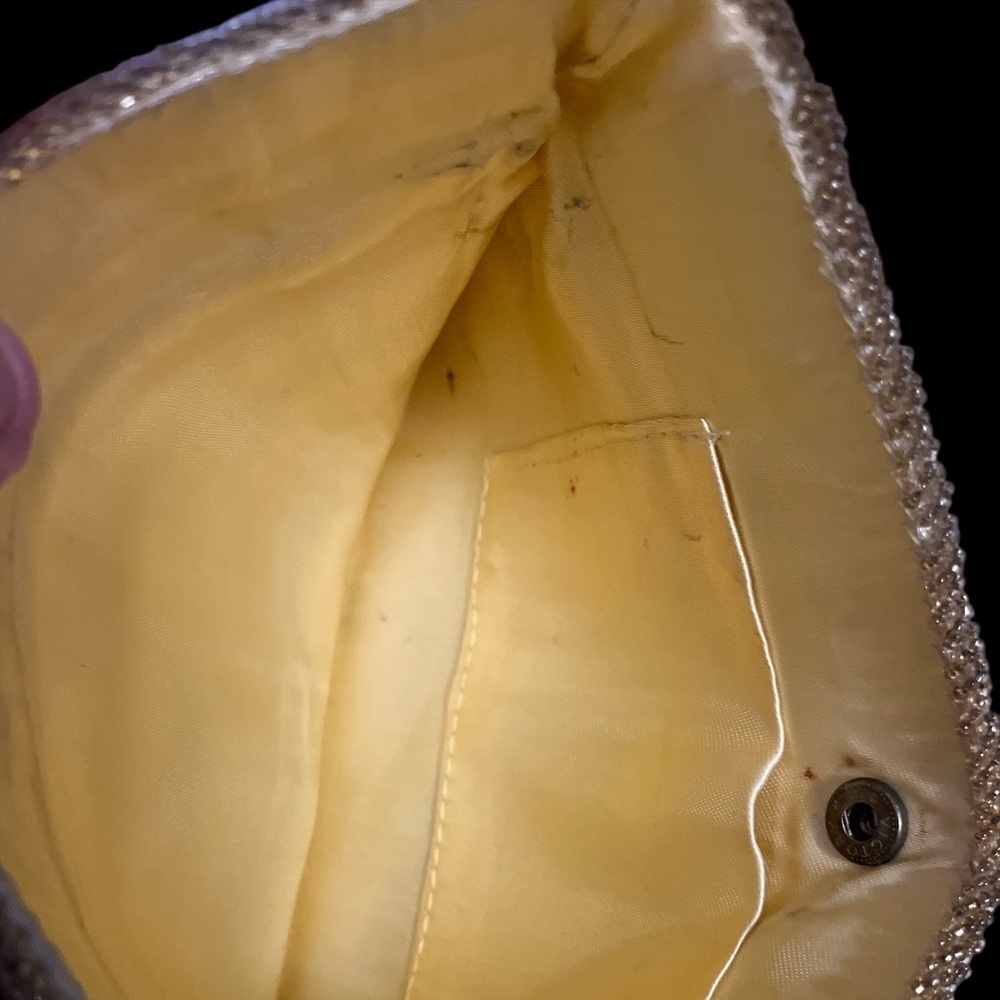 Vintage La Regale Cream and Gold Beaded Evening Crossbody Bag - Picture 4 of 9